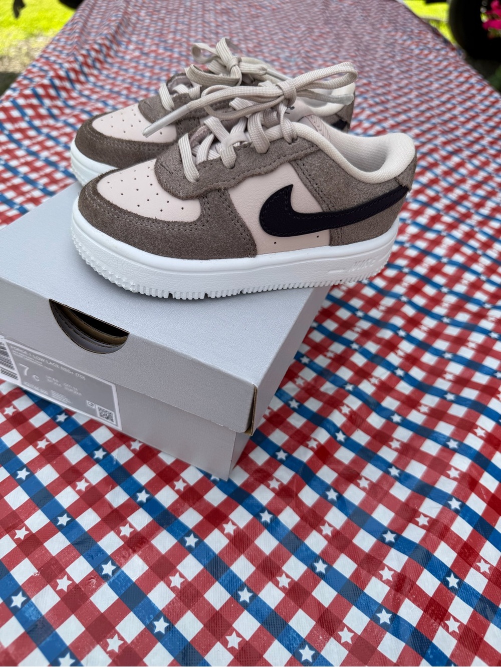 Nike Kids Low-Top Sneakers - Pale Pink, Taupe & Black Swoosh